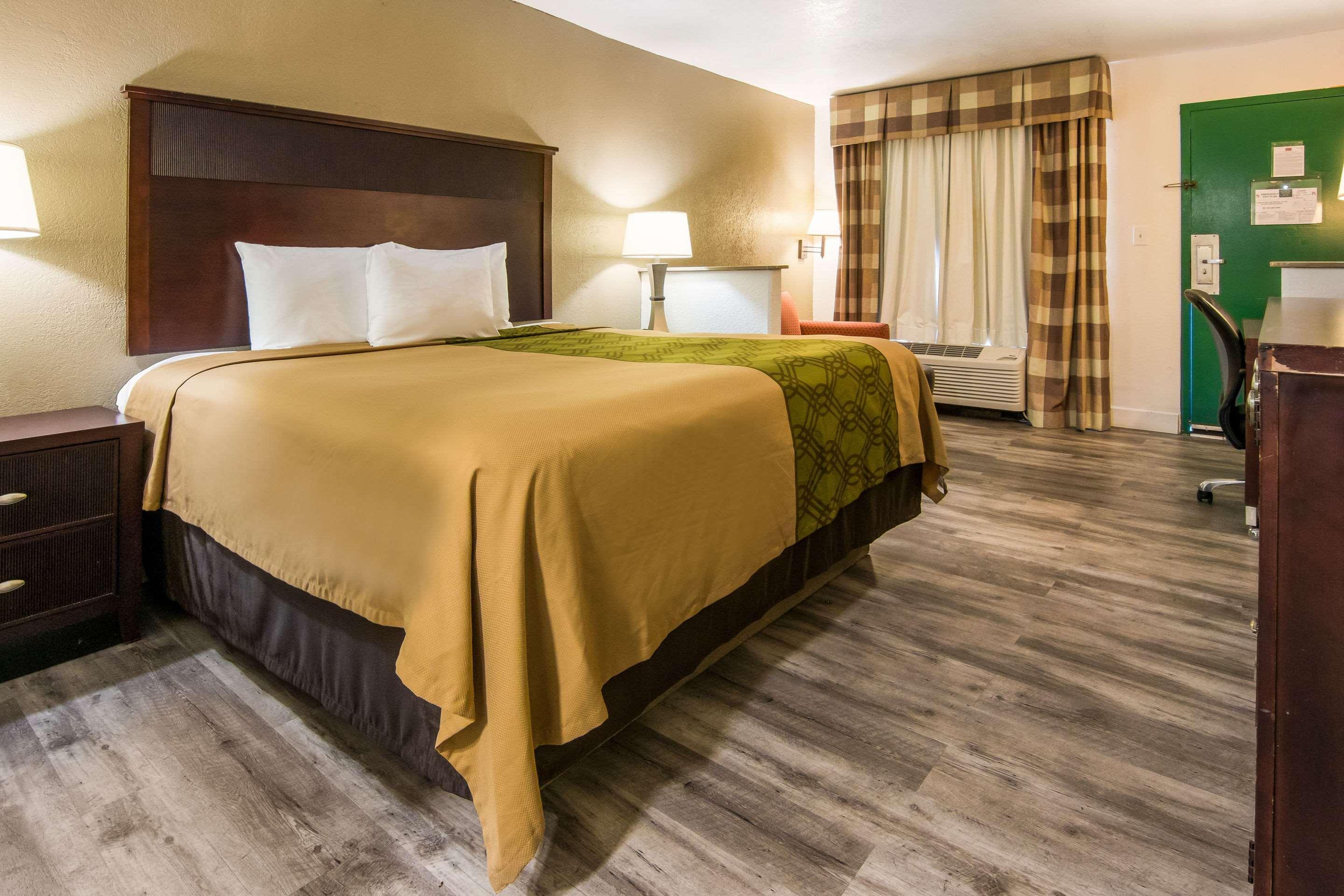 Econo Lodge Inn & Suites Macon Esterno foto