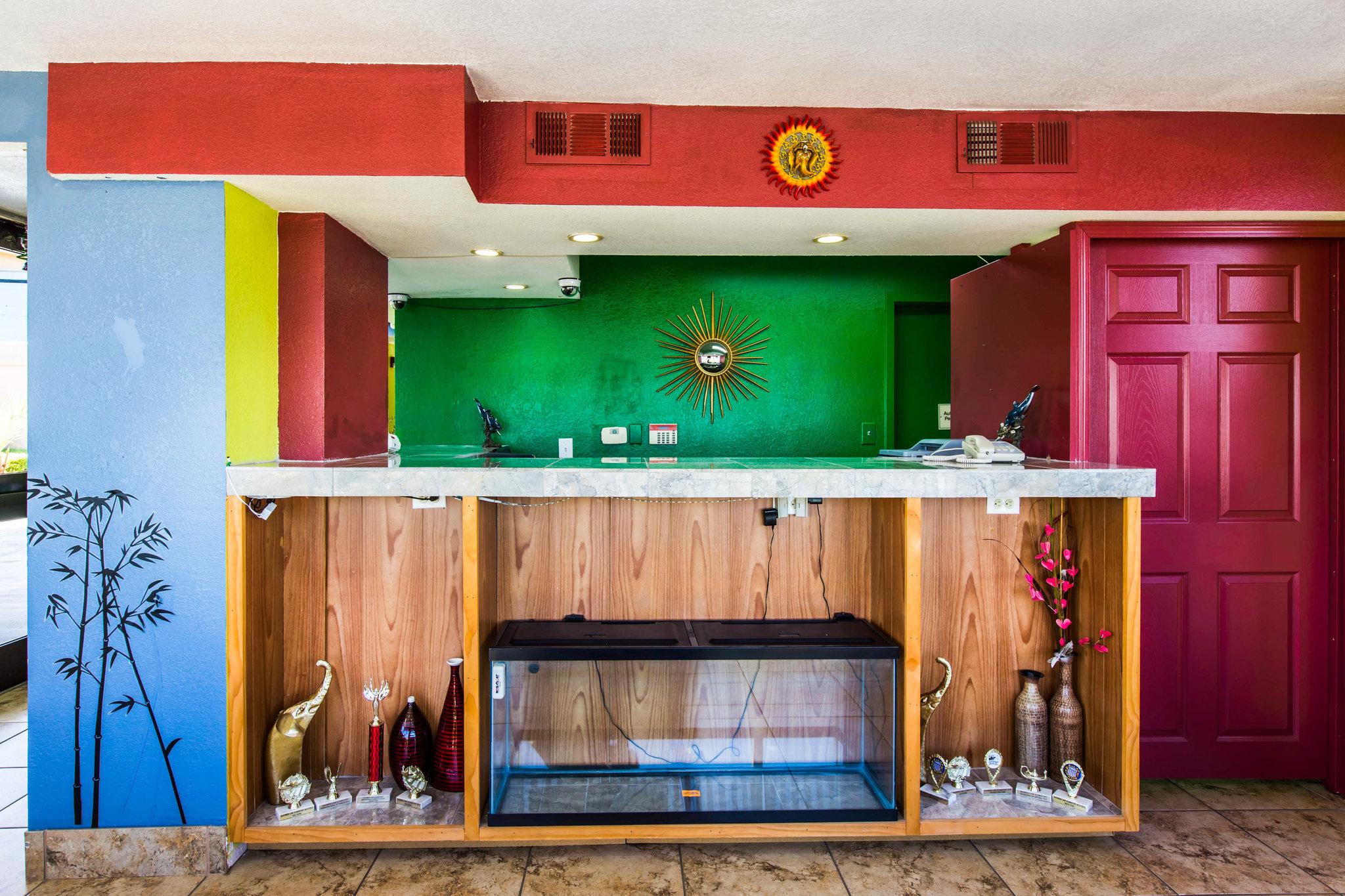 Econo Lodge Inn & Suites Macon Esterno foto