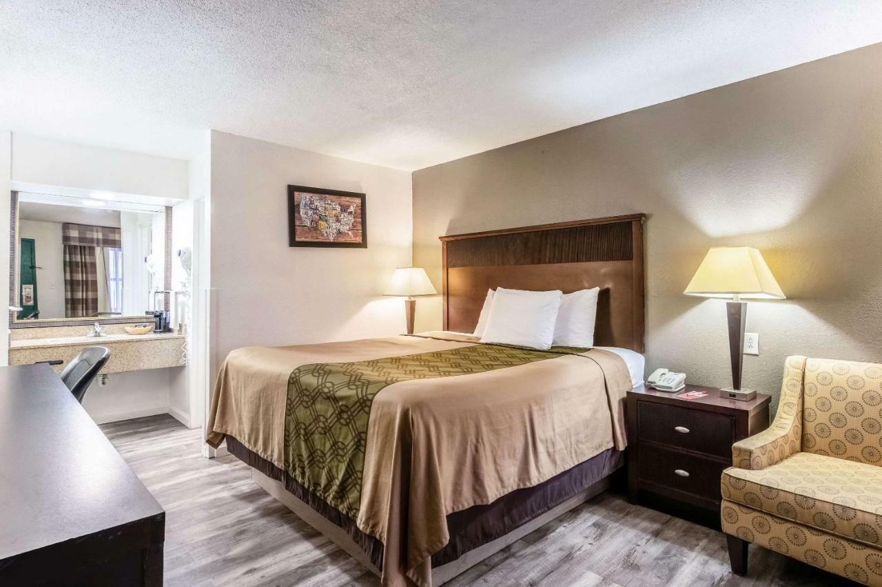 Econo Lodge Inn & Suites Macon Esterno foto